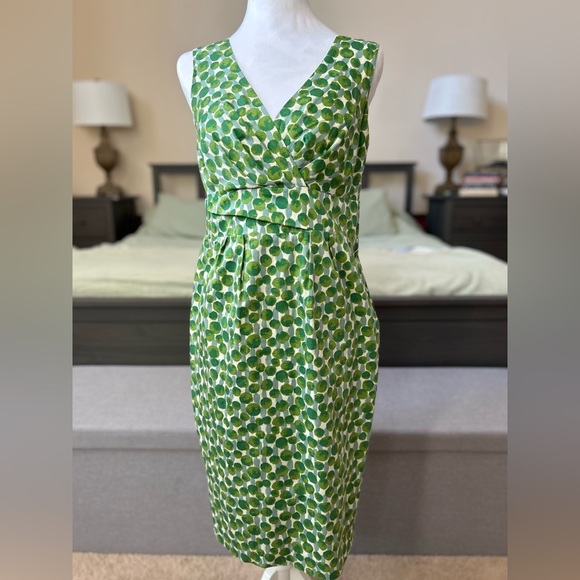 Boden green polka dot V-neck sheath dress, size 6R. - Picture 2 of 7